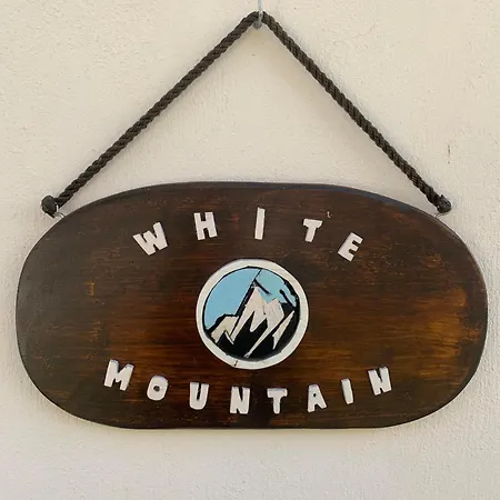“white Mountain”, Chalet Pisoderi